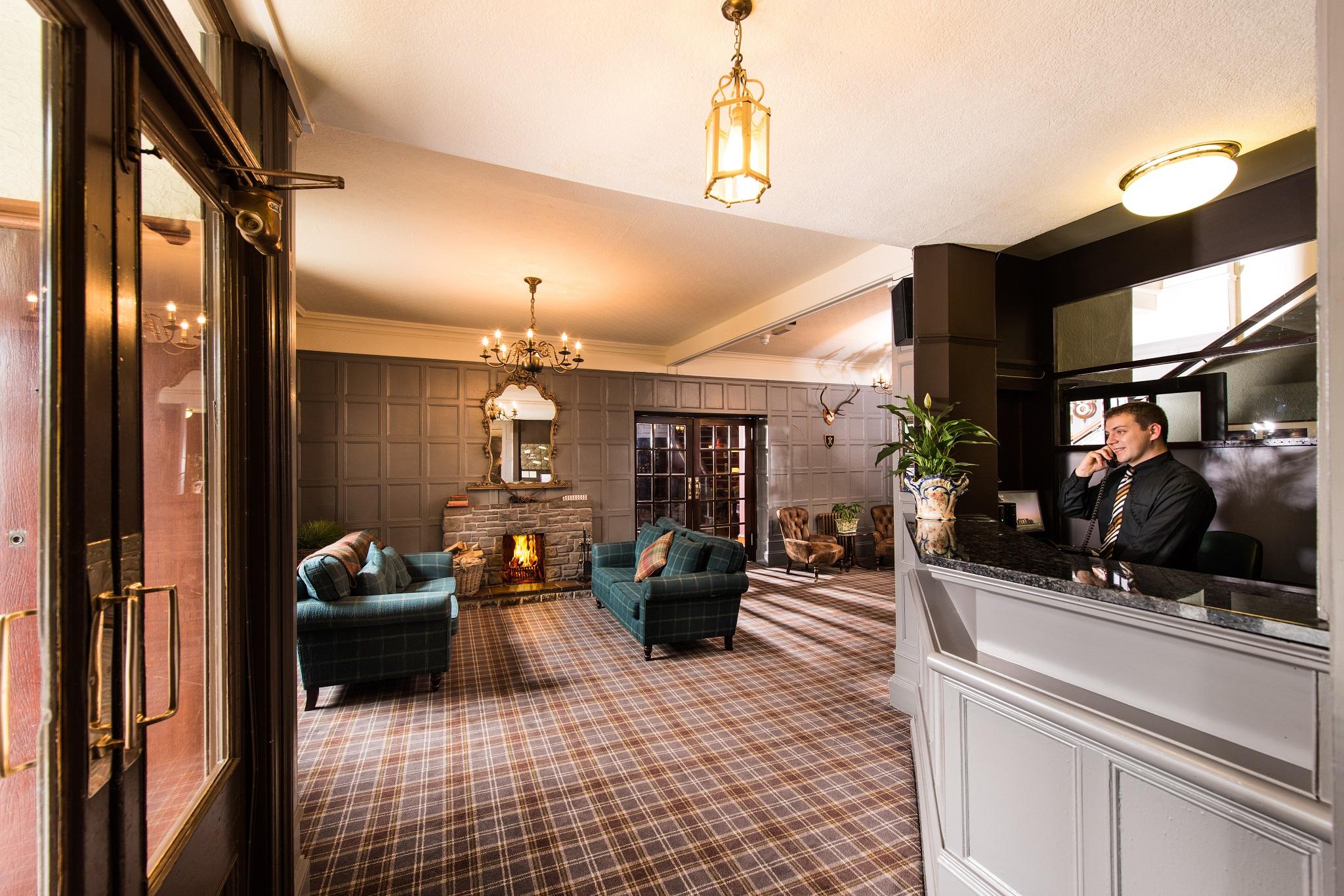 Hotel Balmoral Arms Ballater Exterior foto